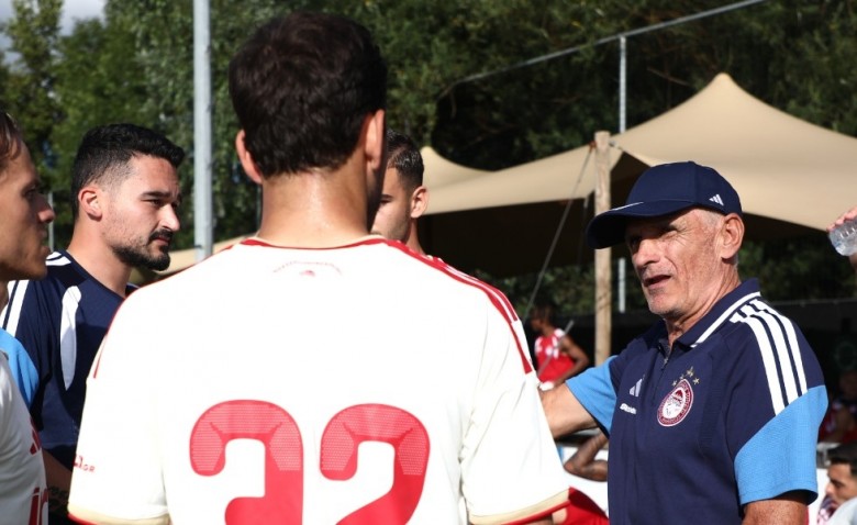 Η ενδεκάδα του Θρύλου με Λέουβεν