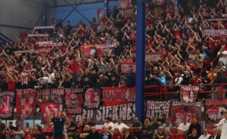 Όλοι μαζί δίπλα στα κορίτσια του Θρύλου!