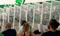 Μην μας καταντήσετε να πηγαίνουμε γήπεδο και να διαβάζουμε βιβλία στα γεράματα