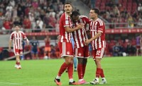 Όλοι μαζί μια γροθιά!