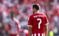 Ο Φορτούνης γράφει ιστορία με την ερυθρόλευκη φανέλα!