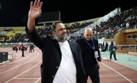 «Έβγαλε το καπέλο» στον Μαρινάκη η Marca: «Η νέα Εθνική Ελλάδας έχει τις ρίζες της στον Ολυμπιακό»