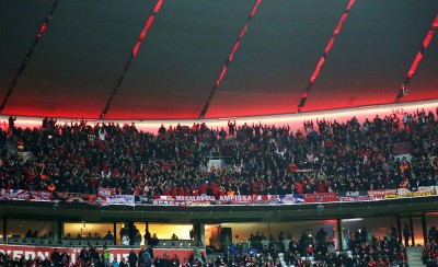 Ένα ζεστό χειροκρότημα