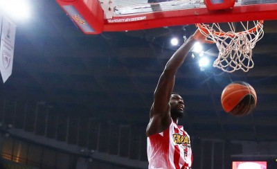 Όταν καρφώνει ο Χάντερ (video)