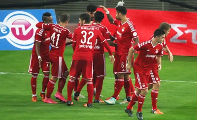 Κατακόκκινα στο κύπελλο!