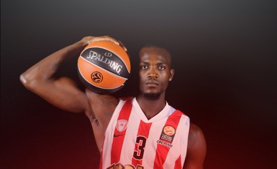 Ο Τζέιμς έπιασε Λιμάνι!