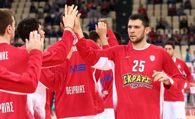 Αποθέωση για Παπανικολάου