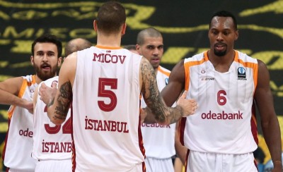 Φουντώνουν τα 