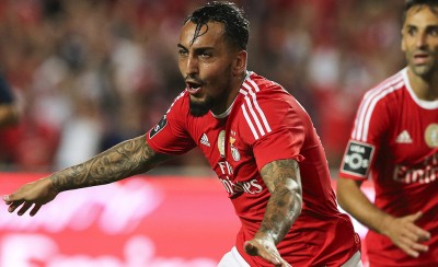 Έβγαλε τα πιστόλια ο Μήτρογλου!