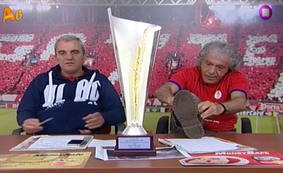 Με Άκη, Τάκη και... 