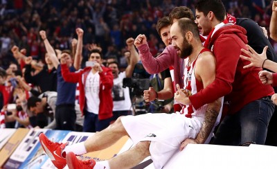 Έβαλε... φωτιά στο ΣΕΦ! (video)