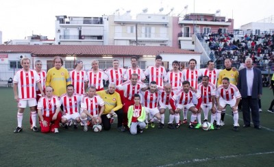 Ενίσχυσαν το κοινωνικό παντοπωλείο Περιστερίου οι Βετεράνοι