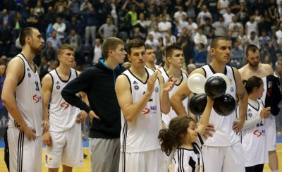 Αποβολή της Παρτιζάν!