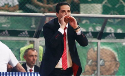 Θραύσμα από κροτίδα στο μάτι του Σφαιρόπουλου!