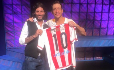 Δώρο τη φανέλα του…