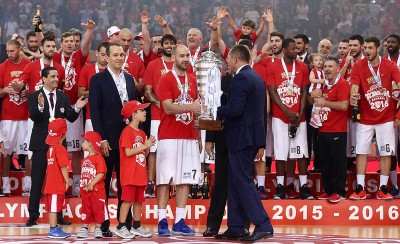 Η απονομή του πρωταθλήματος