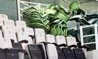 Φωνάξτε τους... εθελοντές να βάλουν πίσω τα καθίσματα!