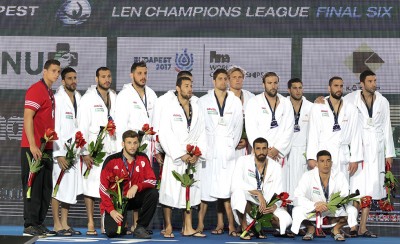 Κάρτα μέλους, στήριξη και κούπες