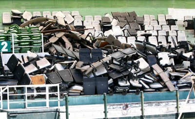 Με καρεκλάκια ή μαξιλαράκια στη Νέα (;) Λεωφόρο!