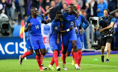 Allez les Bleus! (video)