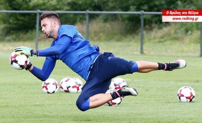 Τους... τεντώνει ο Ράντος! (photos)