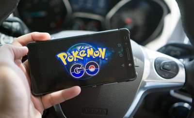 Τρακάρισμα στην παραλιακή λόγω Pokemon!