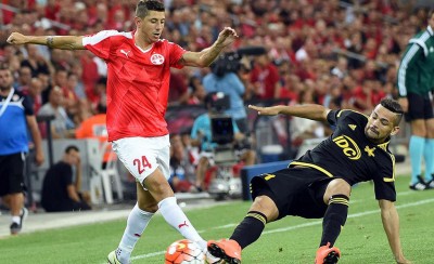 Ένας από τους δύο... (video)