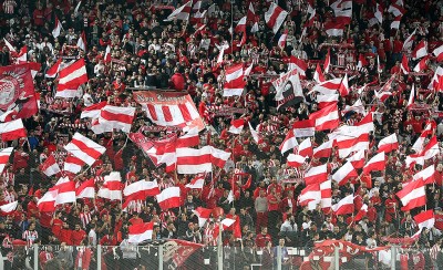 Ο κόσμος δίπλα στην ομάδα