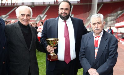 Πρόεδρε όλη η ΟΛΥΜΠΙΑΚΗ ΟΙΚΟΓΕΝΕΙΑ είναι στο πλευρό σου!