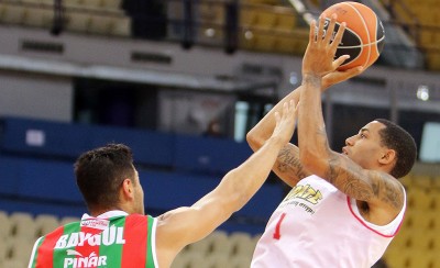 Ελκυστικό μπάσκετ