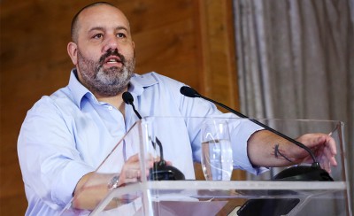 Ο Καραπαπάς για τη βεβήλωση του χώρου μνήμης στην πλατεία θυμάτων