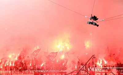 Mε τη… φωνή των καπνογόνων!