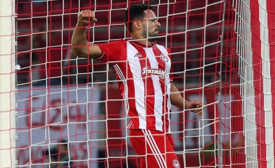 Το σκέφτεται για Ντε Λα Μπέγια