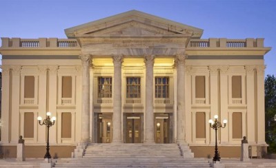 Σύμβολο Ελπίδας το Δημοτικό Θέατρο Πειραιά!