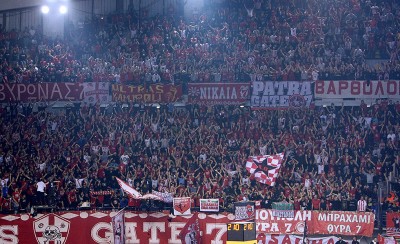 Ο λαός του Θρύλου παίζει μπάλα!