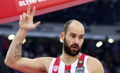 Ρε Βασίλη, δεν τους λυπάσαι καθόλου;