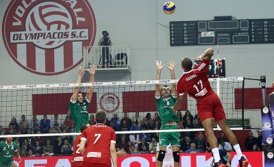 Στο Ρέντη σηκώνει την πρώτη κούπα!