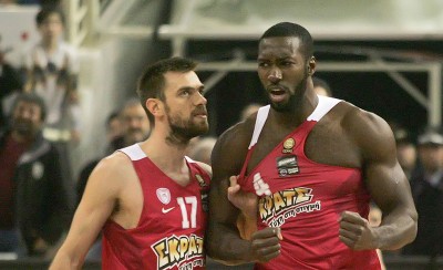 Μέσα ο Μάντζαρης, εκτός ο Γιάνγκ