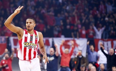 Σούπερ Ουότερς στο ντεμπούτο του