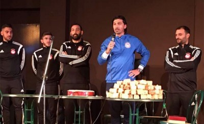 Κοπή πίτας με Αμανατίδη στη Σχολή Πετρούπολης