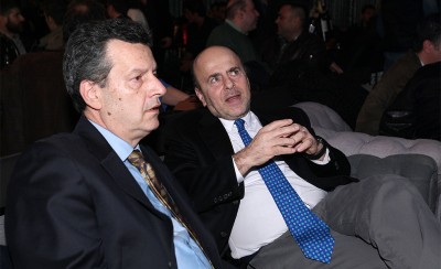 Συνεχίστε έτσι, έχει και πιο κάτω!