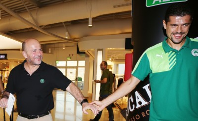 Τα κακά έφτασαν στην... κάλτσα και τώρα τον πληρώνουν