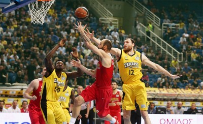 Τα δίνει όλα για 