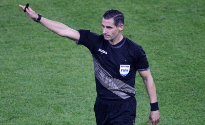 Ακατάλληλος, στείλτε τον σπίτι του!