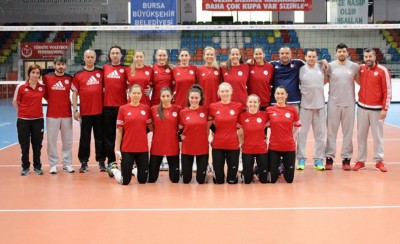 Έφτασε στο γήπεδο ο Θρύλος (videos)