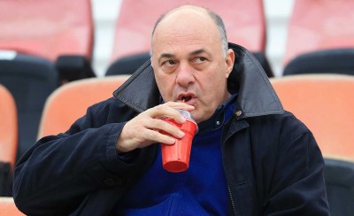 Πήγε να τραμπουκίσει ο Μπέος αλλά έφυγε …βρεγμένος και δαρμένος