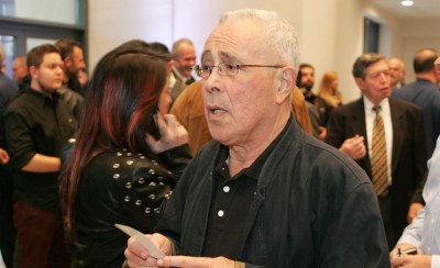 Μαζέψτε τον!