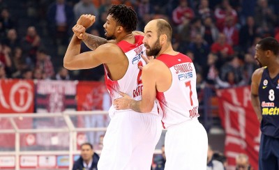 Σπανούλης κερνάει, Μπιρτς καρφώνει (video)