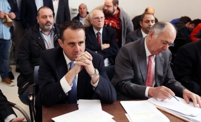 Έπεσαν οι μάσκες!