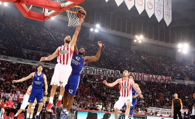 Στις 2 Μαΐου, στις 21:00